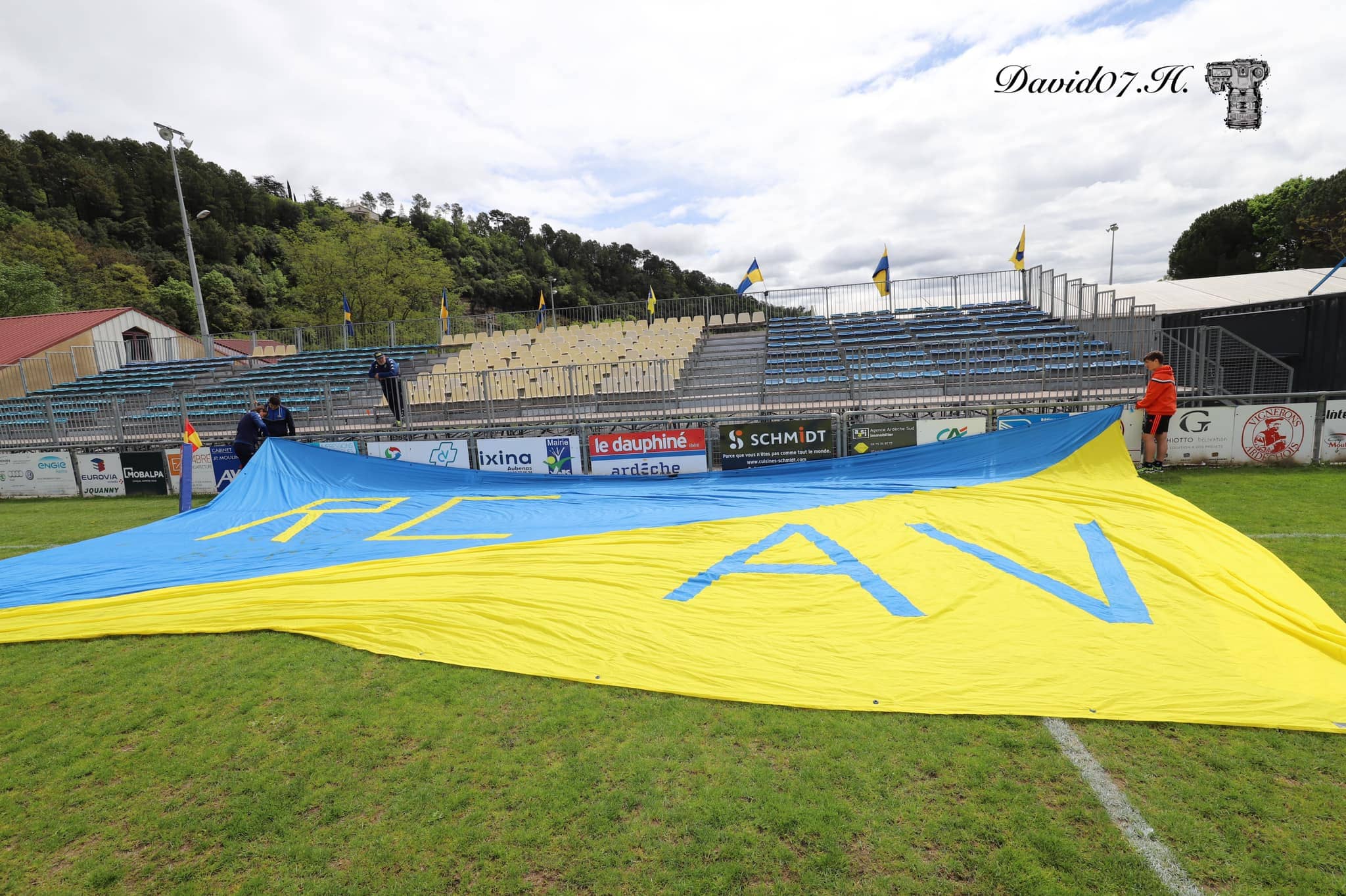 AU BOUT DU SUSPENS LES CINQ DERNIERES MINUTES RCAV Rugby Club