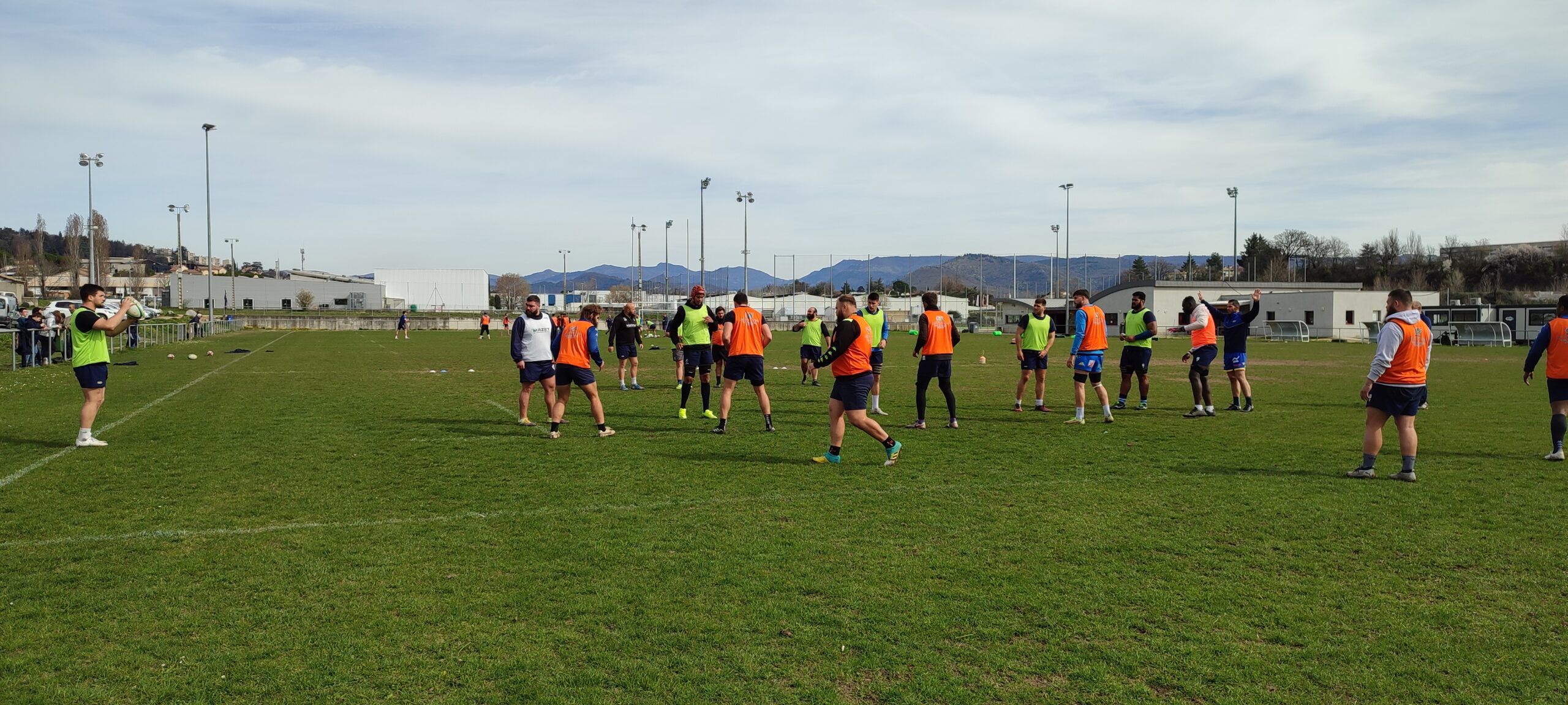 En Direct De La Preparation Jaune Bleue Rcav Rugby Club Aubenas