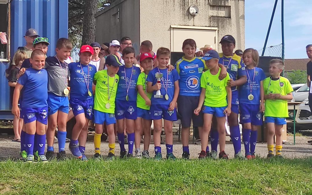 LES VIVAS DE MAI DE LA JEUNESSE JAUNE & BLEUE