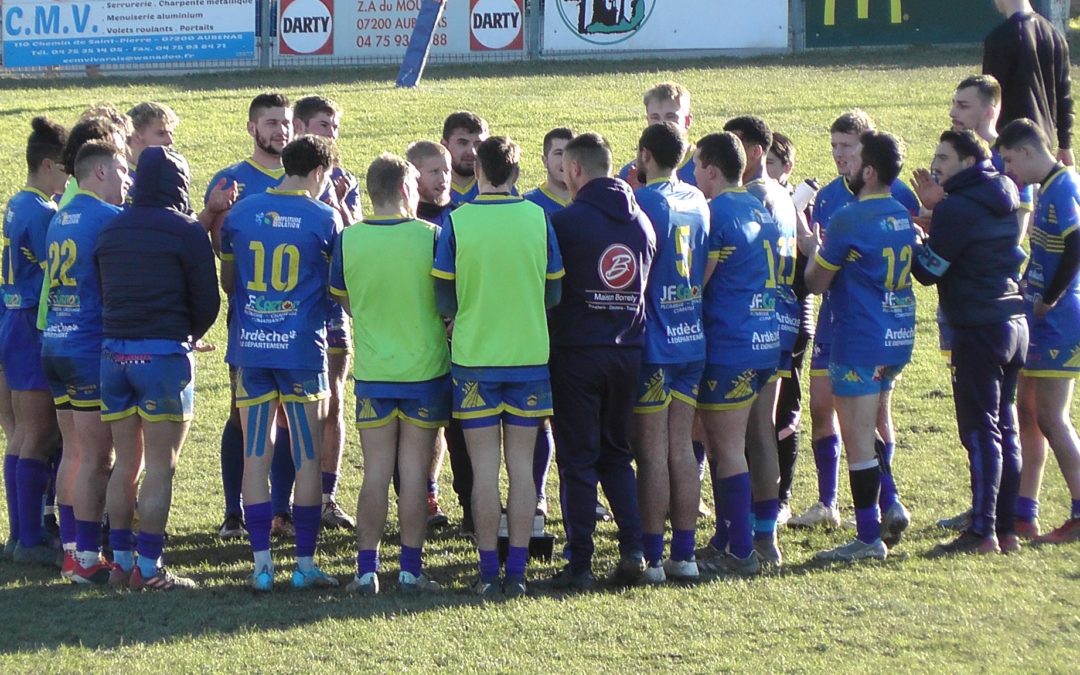 UN SAPIN DE NOEL BIEN GARNI