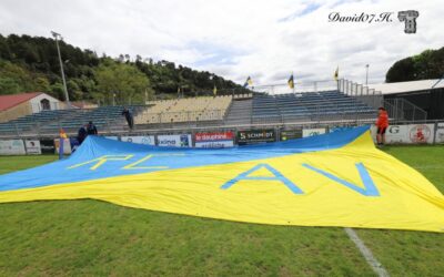 HISSER LE DRAPEAU & BLEU SUR DUGRADUS