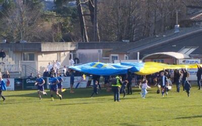 UNE LONGUE MARCHE ARDECHOISE EN JAUNE & BLEU